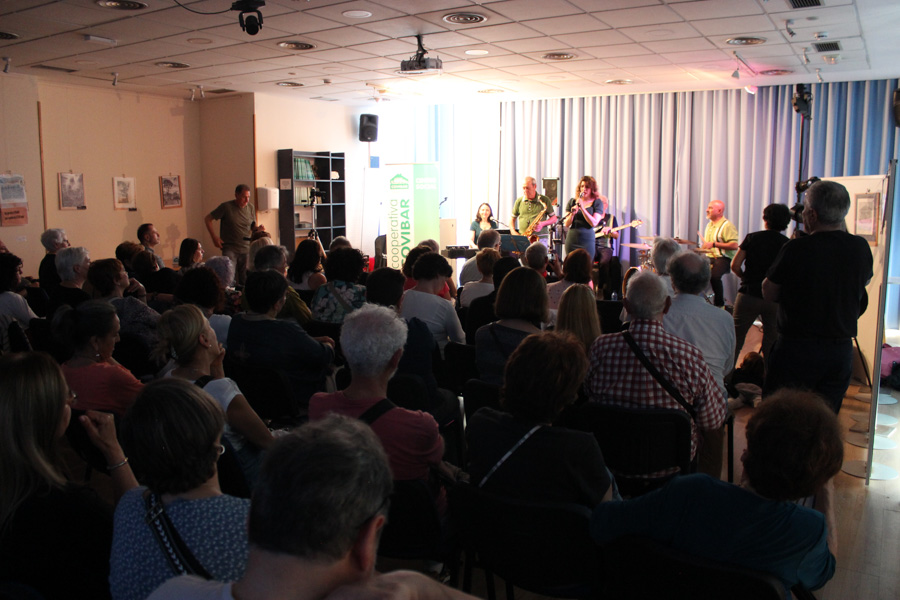 Actuación de Jazz Lemon en el Centro Social Armando Rodríguez de Rivas Vaciamadrid.